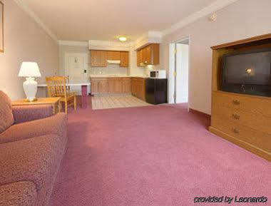Super 8 By Wyndham Brooklyn Hotel Room photo